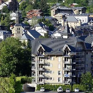 https://chalet-insonorise-plein-centre.hotels-rhonealpes.com