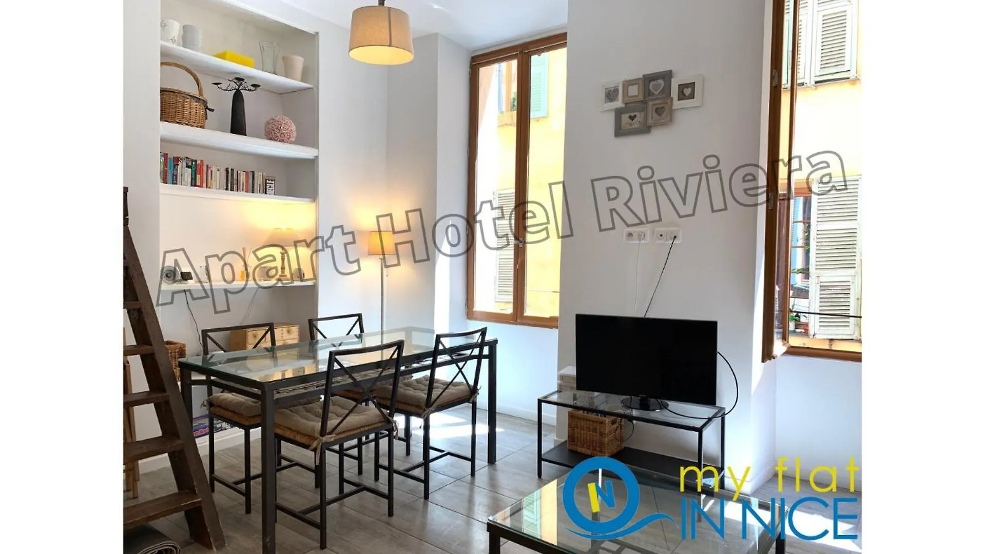 Apartment Aparthotel Riviera: Vieille Ville Elegance Near Promenade des Anglais Nice France
